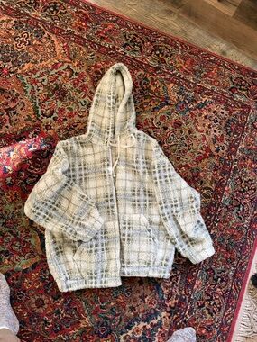 Arizona Jean Company Cream and Gray Plaid Teddy Jacket with Hood